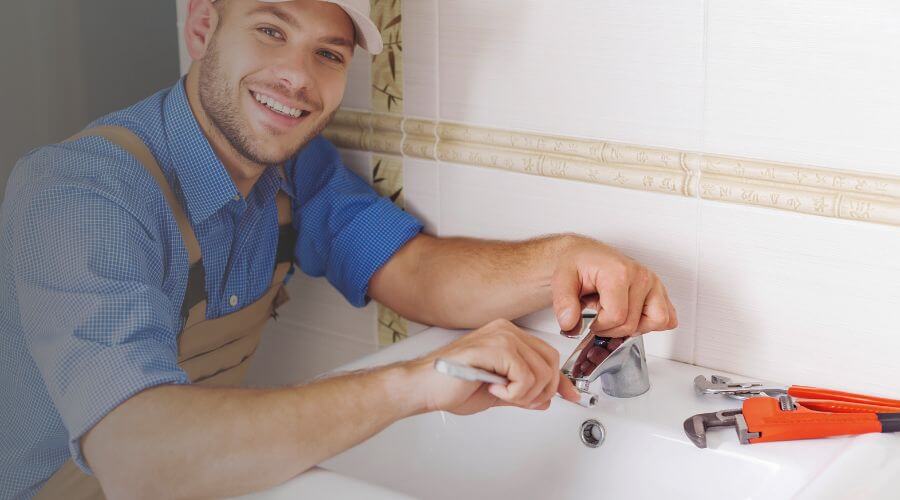 Expert burst pipe repair services in Berwick, IL